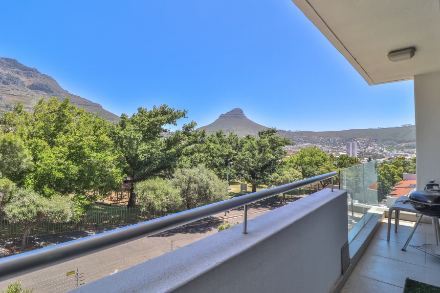 2 Bedroom Property for Sale in Vredehoek Western Cape